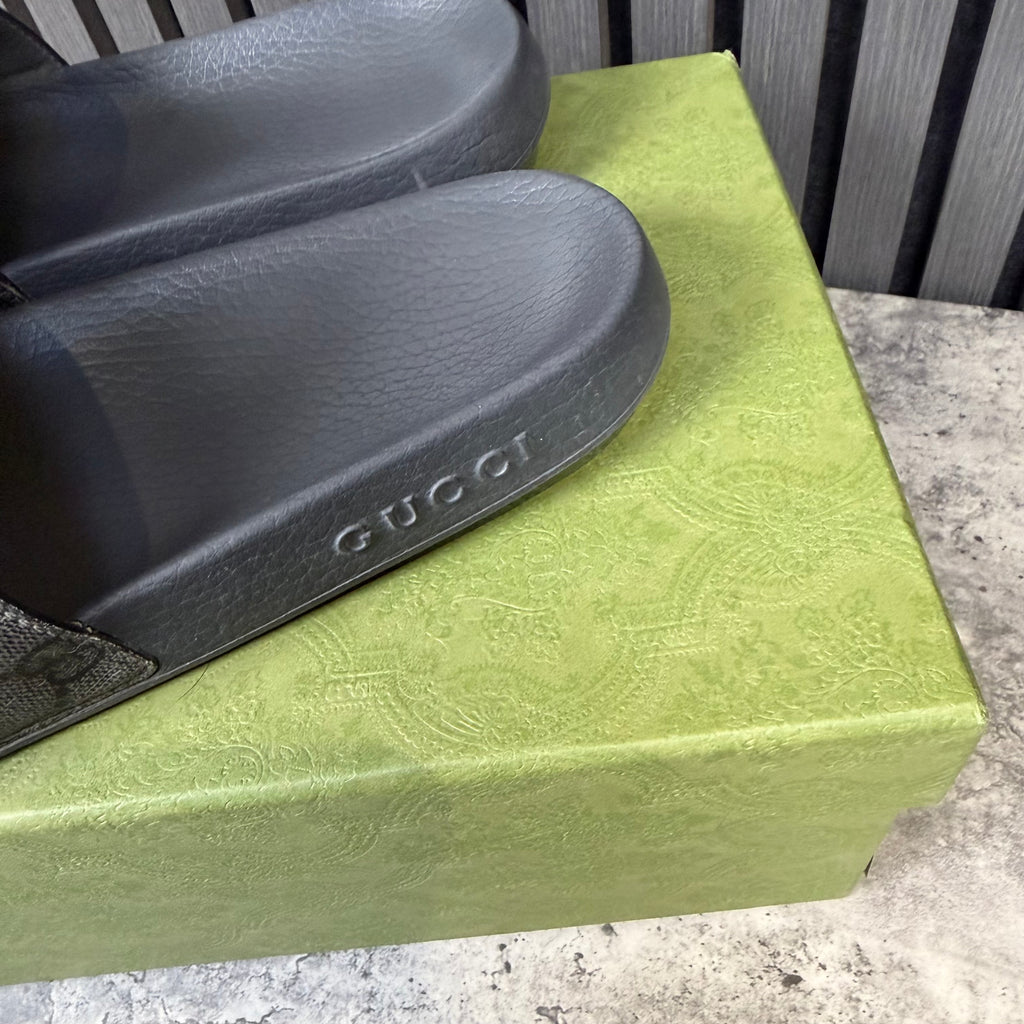 Gucci GG Supreme Monogram Sliders (EU42- Fit 7.5)