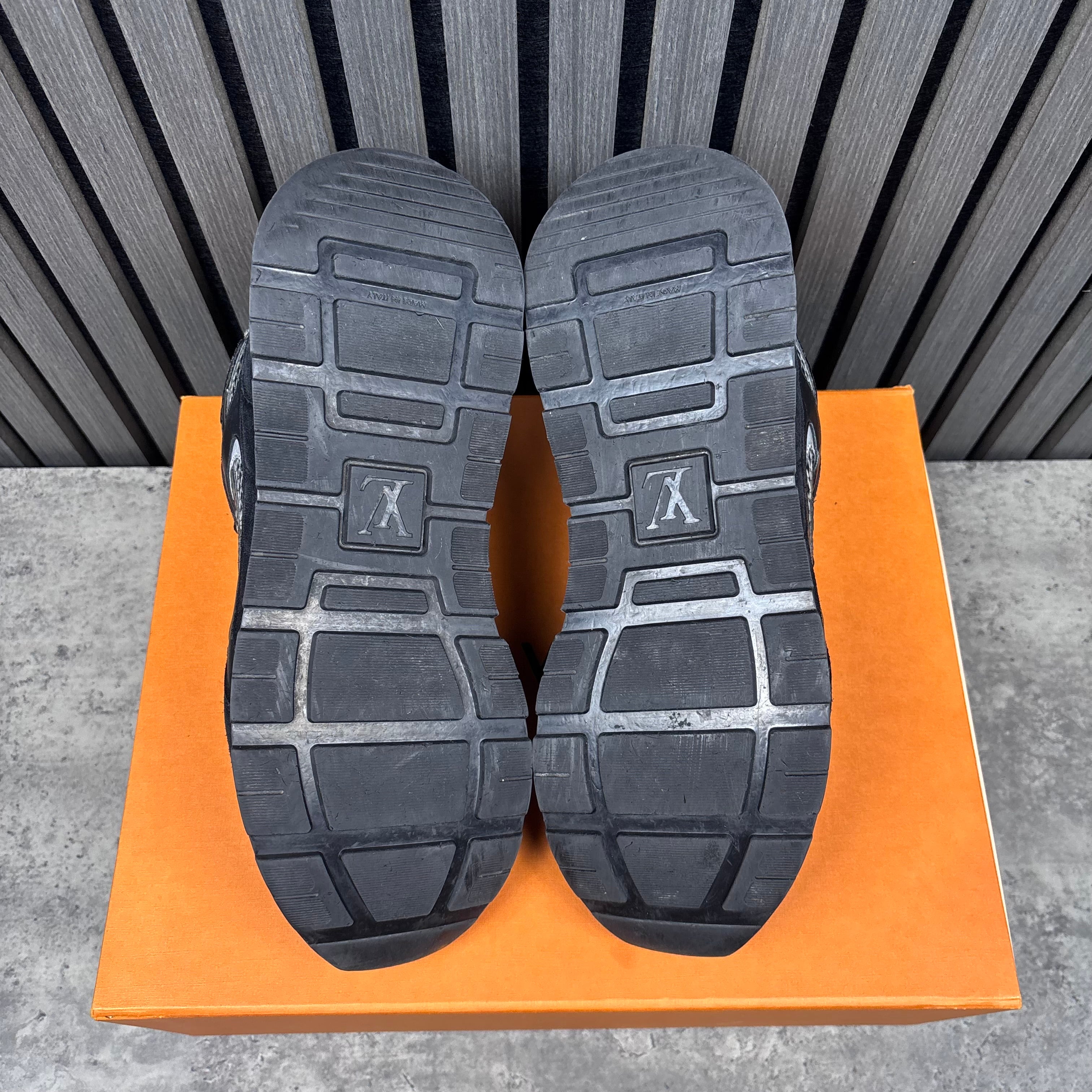 Louis Vuitton Run Away Black (EU42- Fit 8.5/9)